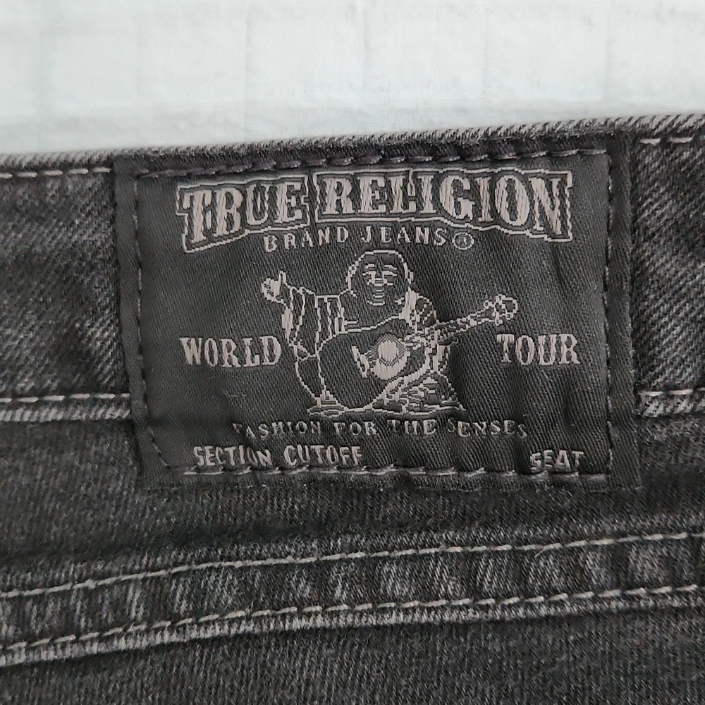 True Religion Joey Frayed Black Jeans Shorts - Picture 3 of 10